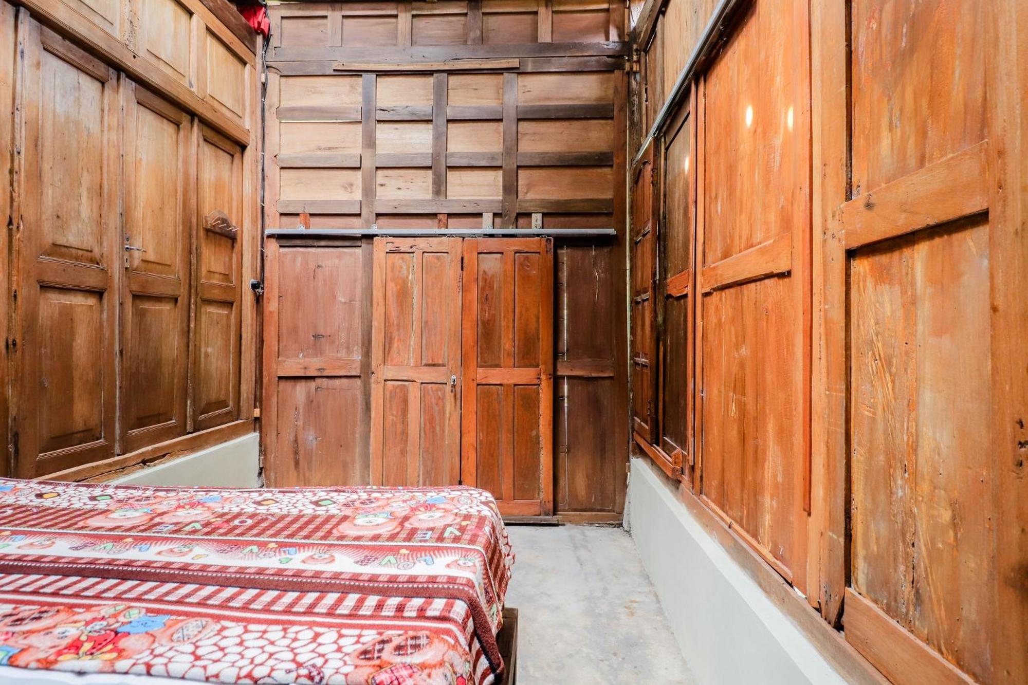 Nurudin House Leilighet Magelang Eksteriør bilde